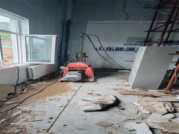 维西地基基础下沉墙体裂缝加固注浆顶升施工